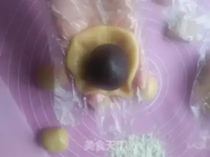 Make ♪ Oomey red bean moon cake ♪ step 11