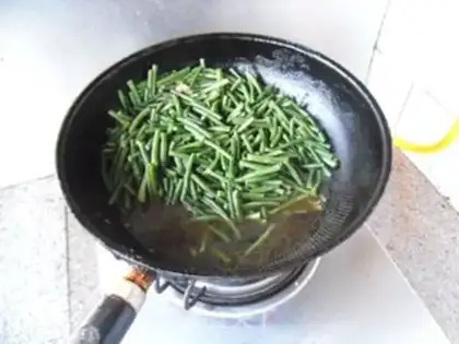Make Five flowers for beans step 8