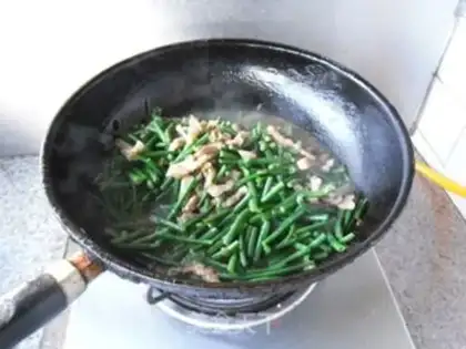 Make Five flowers for beans step 9