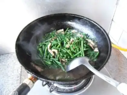 Make Five flowers for beans step 10