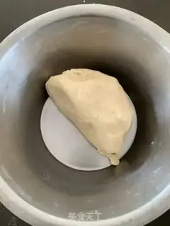 Make Fresh meat mooncake step 2