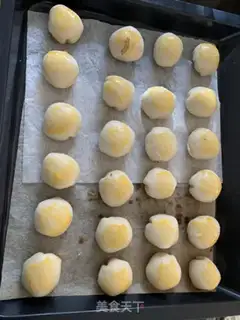Make Fresh meat mooncake step 9