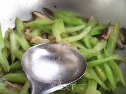 Make Fry mushrooms step 5