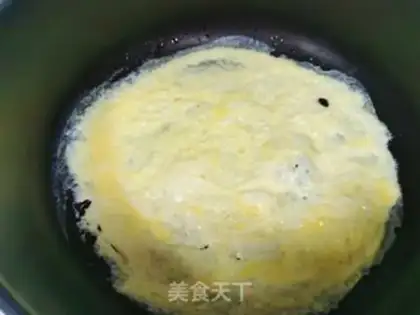 Make Three pieces of rice powder step 0