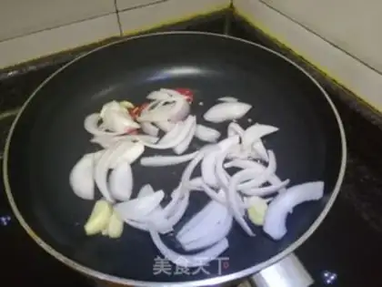 Make Onion squid broccoli step 3