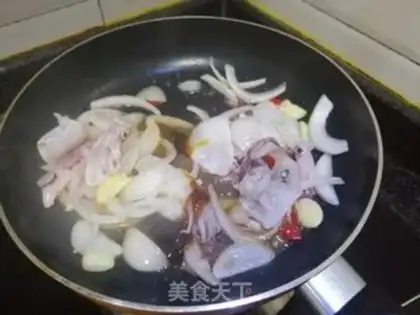 Make Onion squid broccoli step 5