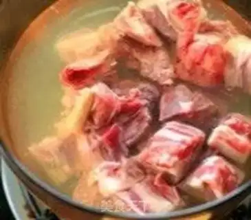 Make Lamb radish soup step 1