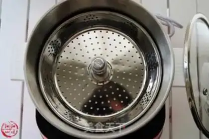 Make Home-based hot pot step 2
