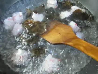 Make It smells like shrimp. Ball step 3