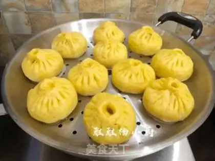 Make Carrots, curvy buns step 12