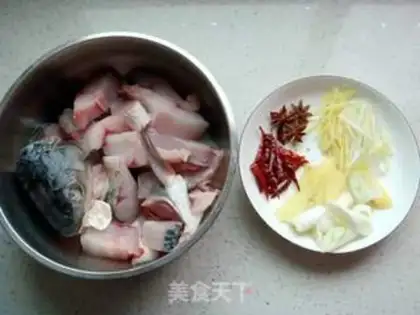 Make Iron pan fish step 1
