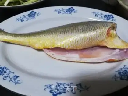 Make Fresh yellow fish step 1
