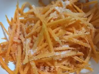 Make Old yogurt noodles step 1