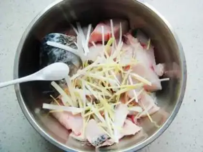 Make Iron pan fish step 2