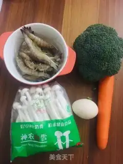 Make Cream of broccoli mushroom shrimp soup step 0