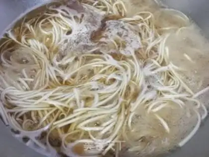 Make Old yogurt noodles step 3