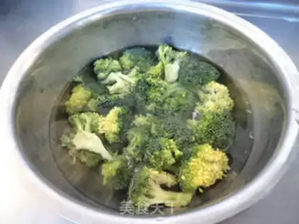 Make Garlic broccoli step 0