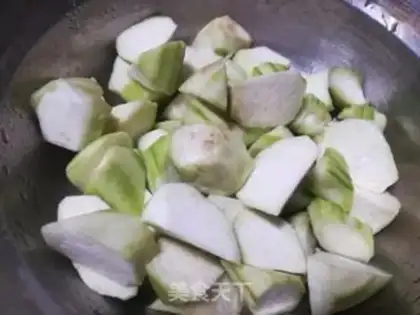 Make Smelt shrimp soup step 1