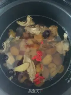 Make Chicken plate chestnut soup step 2