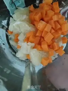 Make Carrot, pear juice step 3