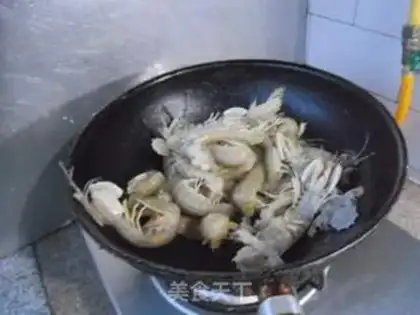 Make Garlic shrimp crawling step 3