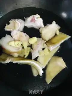 Make Garlic on the ears step 0