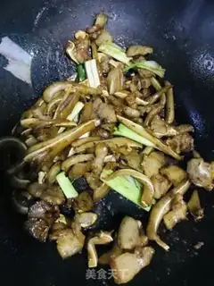 Make Garlic on the ears step 3