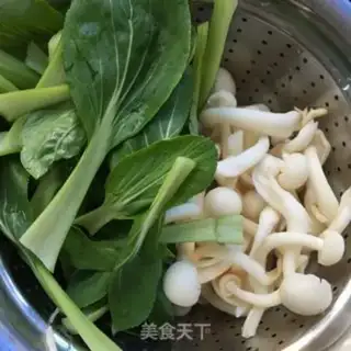 Make White mushroom tofu soup step 2