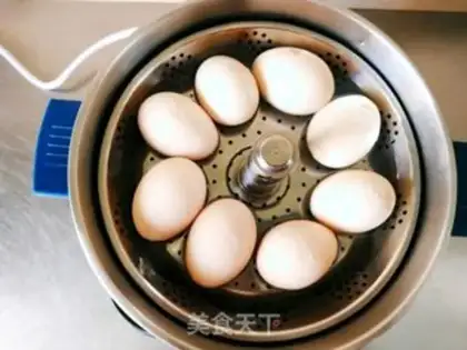 Make Five spicy tea eggs step 2