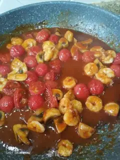 Make Shrimp mushrooms and tomatoes step 7