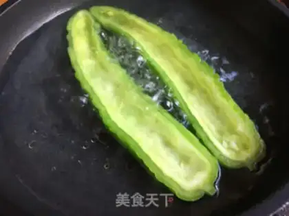 Make Porcelain meatloaf with bitter melons step 3