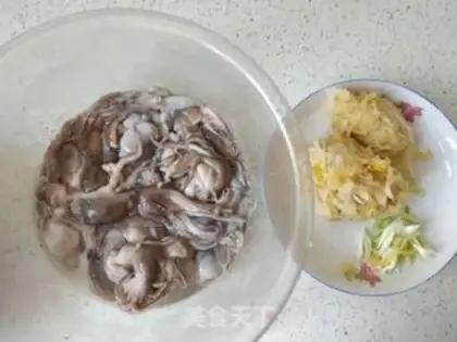 Make Sour squid soup step 0