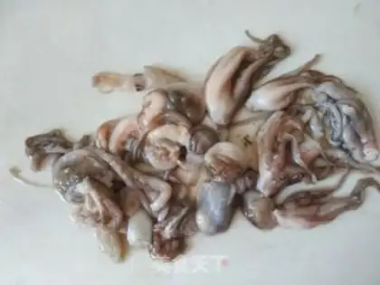Make Sour squid soup step 1
