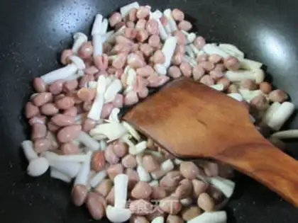 Make Seafood mushrooms and peanuts step 2