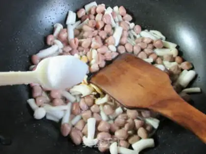 Make Seafood mushrooms and peanuts step 4