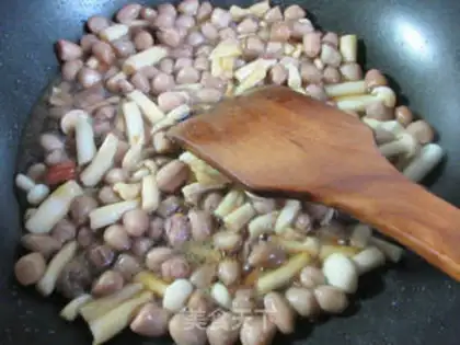 Make Seafood mushrooms and peanuts step 5