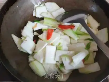 Make Eggs and ham and chicken step 4