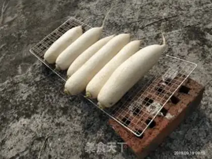 Make Pickled radish step 1