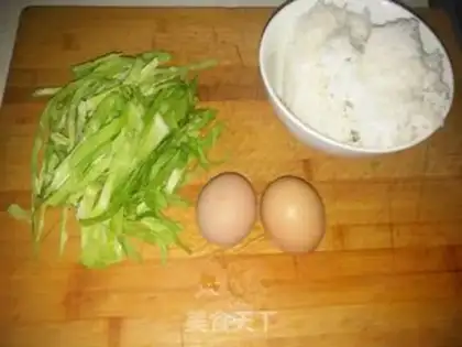 Make Eggs and blue rice step 0