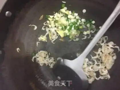 Make Shrimp-skin soup step 4