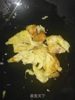 Make Eggs and blue rice step 2