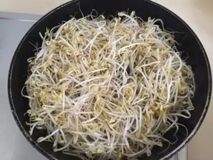 Make The green bean sprouts step 3