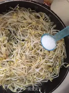 Make The green bean sprouts step 4