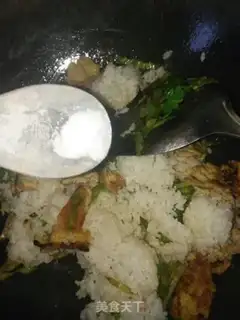 Make Eggs and blue rice step 7