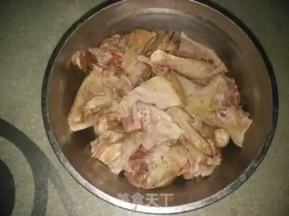 Make Yellow chicken step 1