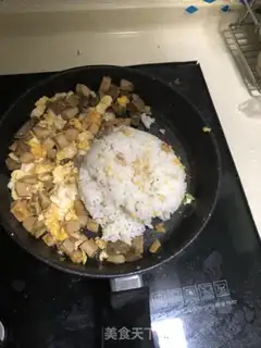 Make Beef apricot corn tossed eggs step 2