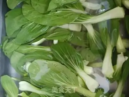 Make Mushrooms and greens step 0