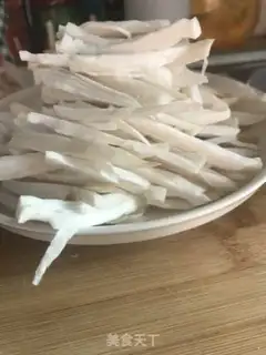 Make The saucer tore almond mushrooms step 0