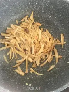 Make The saucer tore almond mushrooms step 3
