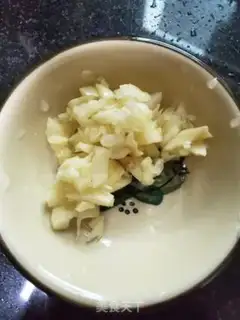 Make Shrimp rice and sauerkraut step 1
